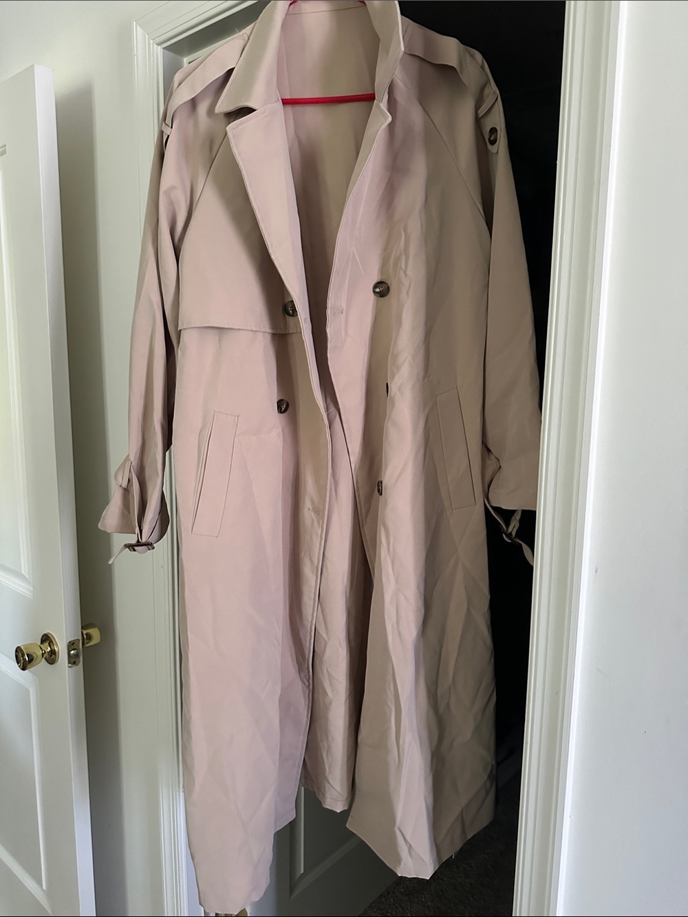Light Beige/ Tan Women's Double-Breasted Trench Coat. Size XXL